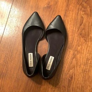 Steve Madden black leather flats